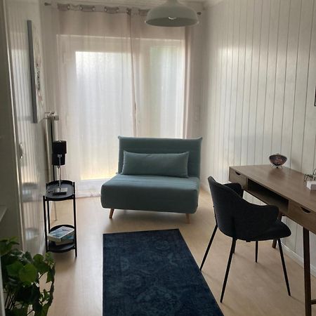 타우누스타인 Amselweg Am Waldrand Gelegen Netflix Eigener Carport Uvm 아파트 외부 사진